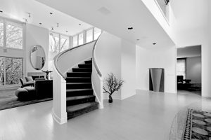 mono staircase 300x200 - Check-In